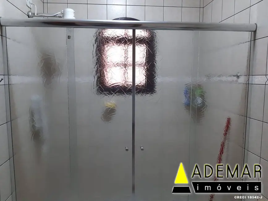 Casa com 3 quartos à venda, 250m2 em Piraporinha, Diadema - SP - imagem 4 Foto 4 de Casa com 3 quartos à venda, 250m2 em Piraporinha, Diadema - SP