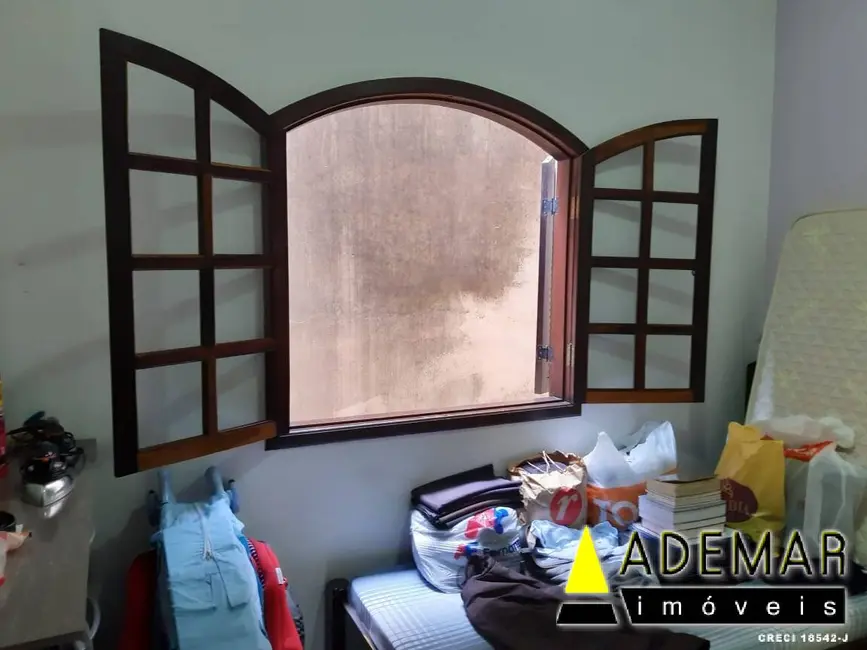 Casa com 3 quartos à venda, 250m2 em Piraporinha, Diadema - SP - imagem 3 Foto 3 de Casa com 3 quartos à venda, 250m2 em Piraporinha, Diadema - SP