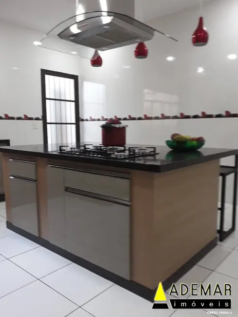 Foto 2 de Casa com 4 quartos à venda, 299m2 em Vila Nogueira, Diadema - SP