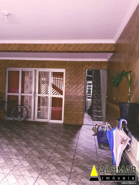 Casa com 5 quartos à venda, 300m2 em Piraporinha, Diadema - SP - imagem 8 Foto 8 de Casa com 5 quartos à venda, 300m2 em Piraporinha, Diadema - SP