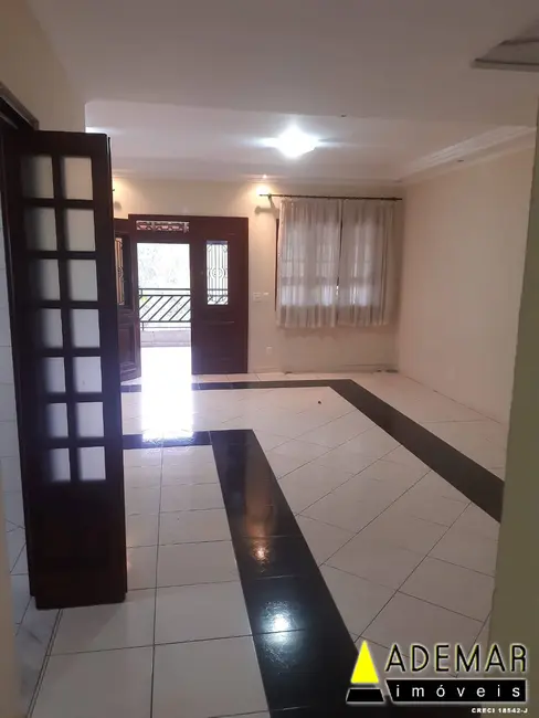 Casa com 3 quartos à venda, 500m2 em Eldorado, Diadema - SP - imagem 8 Foto 8 de Casa com 3 quartos à venda, 500m2 em Eldorado, Diadema - SP