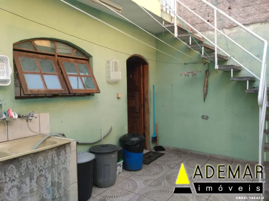 Casa com 6 quartos à venda, 125m2 em Conceição, Diadema - SP - imagem 3 Foto 3 de Casa com 6 quartos à venda, 125m2 em Conceição, Diadema - SP