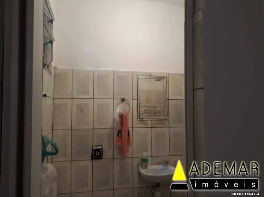 Foto 9 de Casa com 2 quartos à venda, 50m2 em Canhema, Diadema - SP