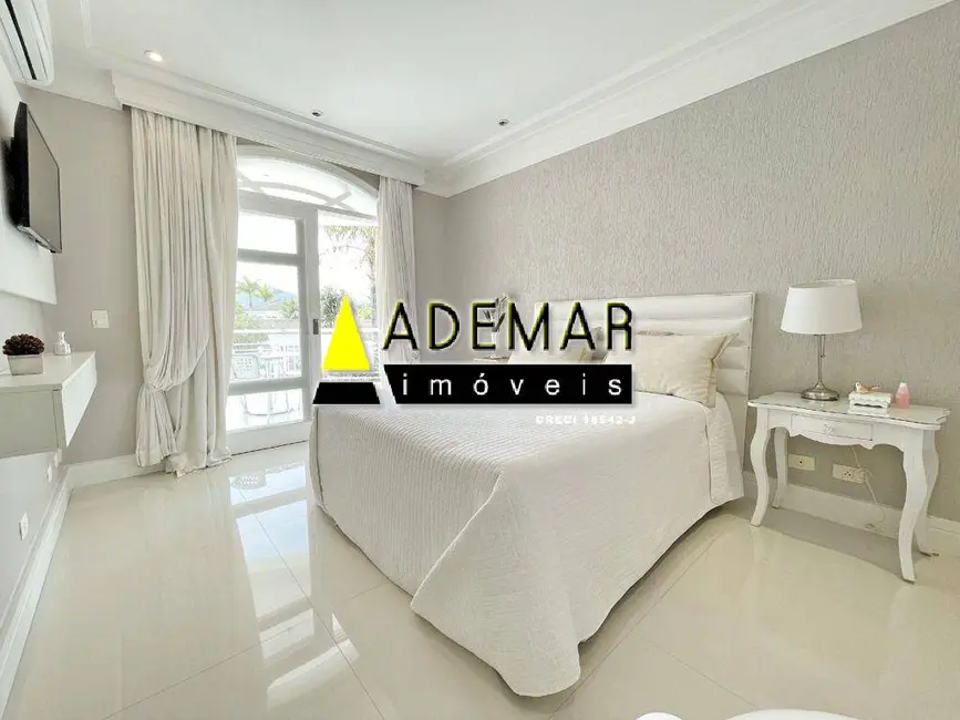 Foto 6 de Casa com 7 quartos à venda, 2000m2 em Jardim Acapulco, Guaruja - SP