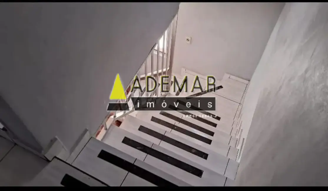 Foto 4 de Casa com 4 quartos à venda, 300m2 em Taboão, Diadema - SP