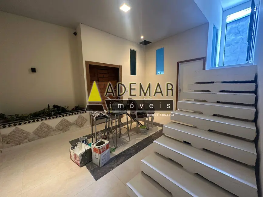 Foto 3 de Casa à venda, 350m2 em Casa Grande, Diadema - SP