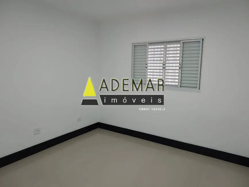 Foto 3 de Casa com 3 quartos à venda, 250m2 em Taboão, Diadema - SP