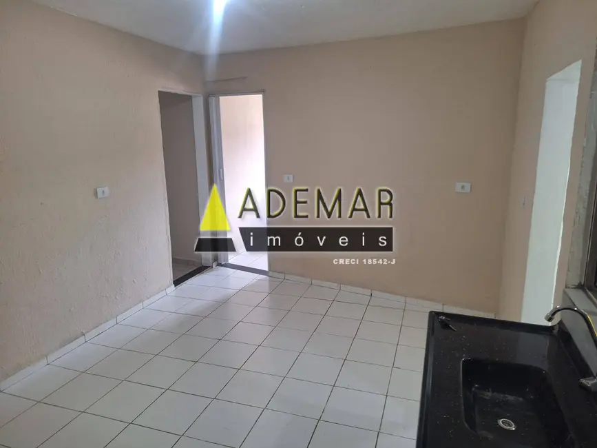 Casa com 2 quartos para alugar, 55m2 em Eldorado, Diadema - SP - imagem 8 Foto 8 de Casa com 2 quartos para alugar, 55m2 em Eldorado, Diadema - SP
