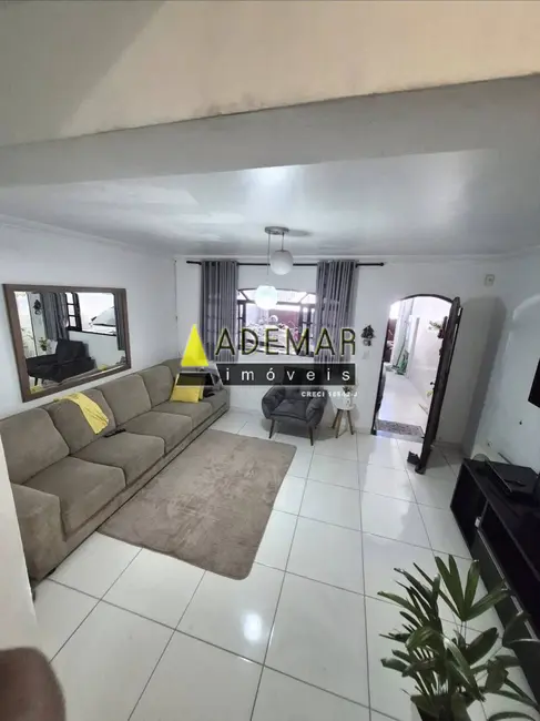Foto 1 de Casa com 4 quartos à venda, 175m2 em Diadema - SP