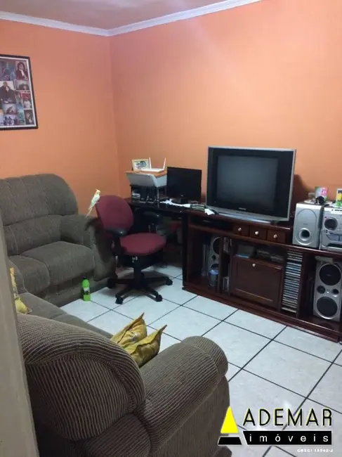 Foto 1 de Casa com 3 quartos à venda, 200m2 em Diadema - SP