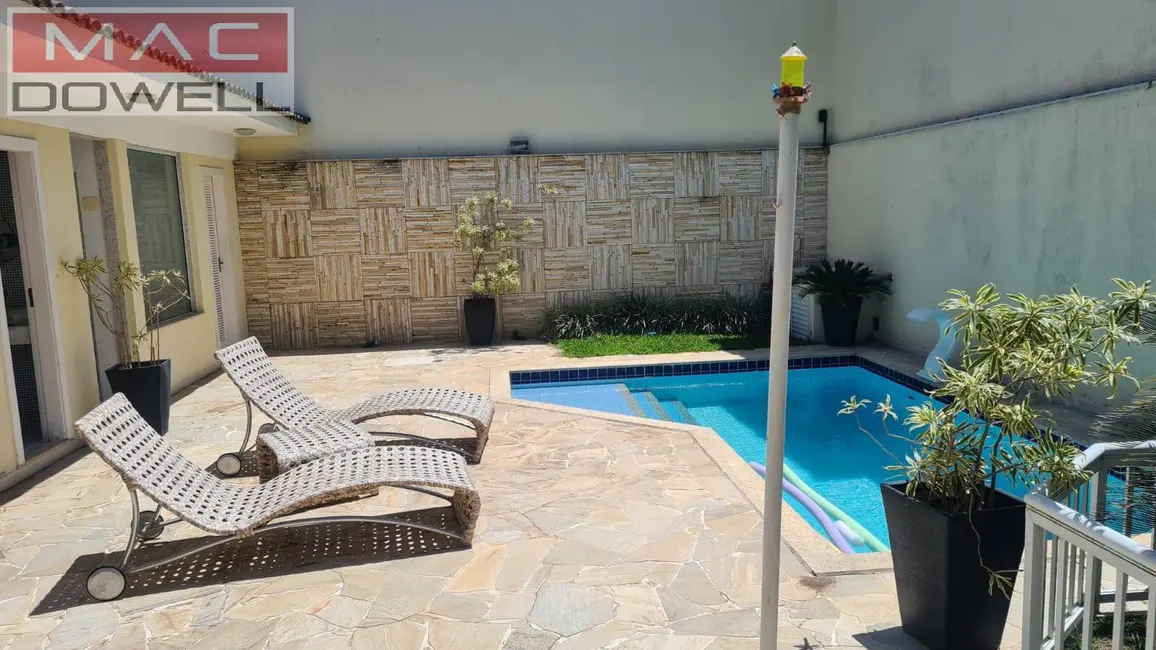 Casa com 3 quartos à venda, 360m2 em Niteroi - RJ - imagem 3 Foto 3 de Casa com 3 quartos à venda, 360m2 em Niteroi - RJ