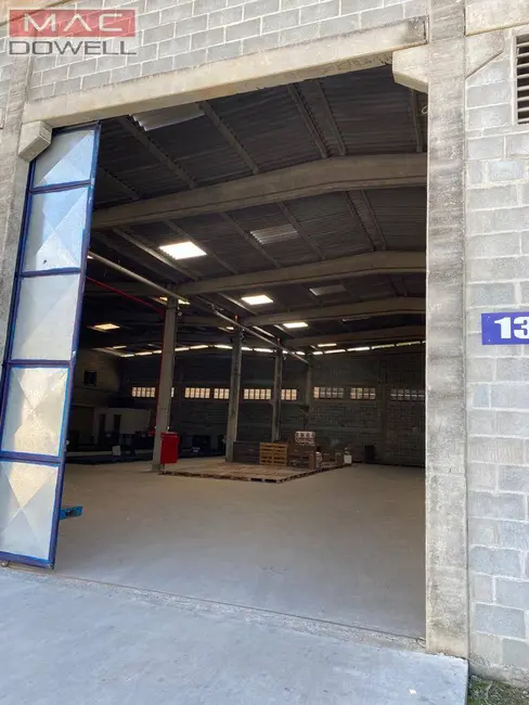 Armazém / Galpão à venda e para alugar, 450m2 em Sao Goncalo - RJ - imagem 8 Foto 8 de Armazém / Galpão à venda e para alugar, 450m2 em Sao Goncalo - RJ