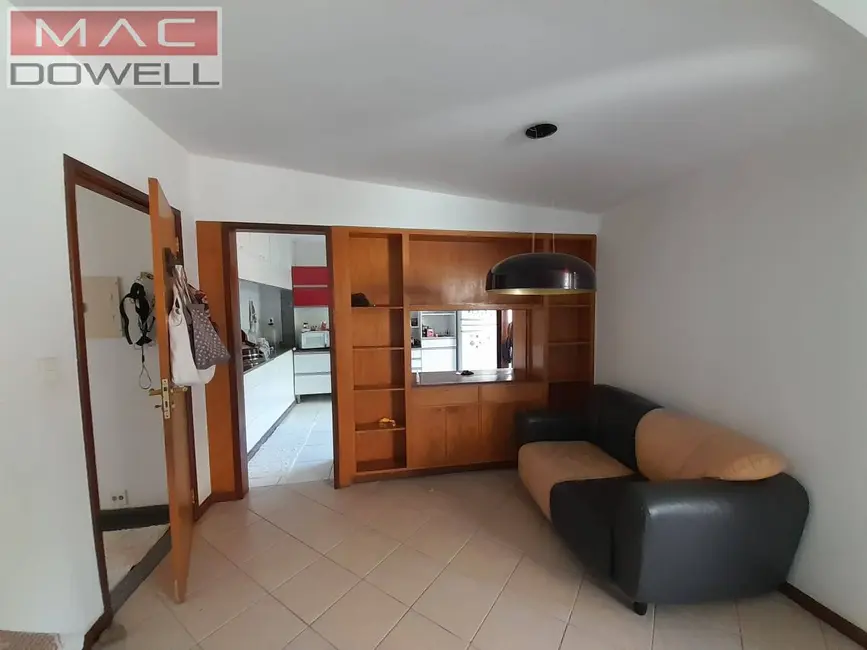 Casa com 3 quartos à venda, 312m2 em Laranjeiras, Rio De Janeiro - RJ - imagem 8 Foto 8 de Casa com 3 quartos à venda, 312m2 em Laranjeiras, Rio De Janeiro - RJ