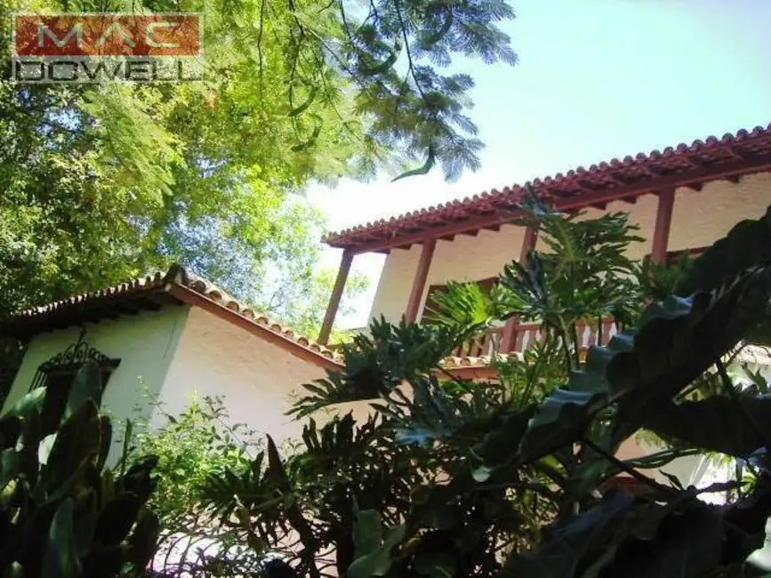 Casa com 6 quartos à venda, 442m2 em Cosme Velho, Rio De Janeiro - RJ - imagem 2 Foto 2 de Casa com 6 quartos à venda, 442m2 em Cosme Velho, Rio De Janeiro - RJ