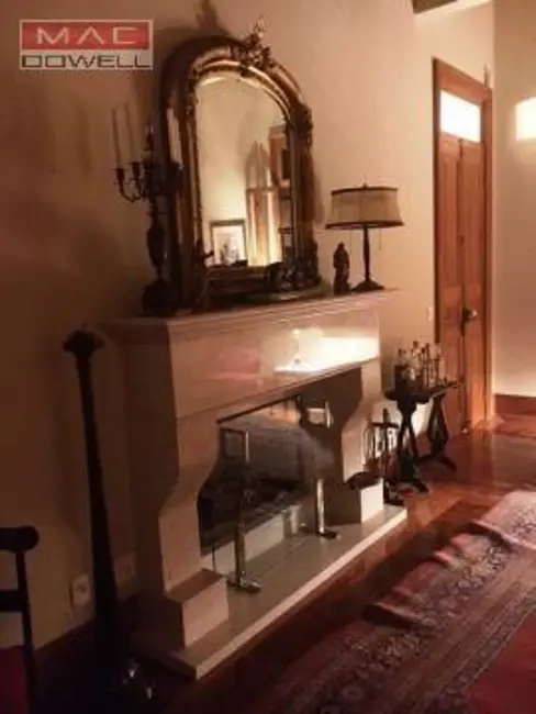 Casa com 5 quartos à venda, 280m2 em Petropolis - RJ - imagem 5 Foto 5 de Casa com 5 quartos à venda, 280m2 em Petropolis - RJ