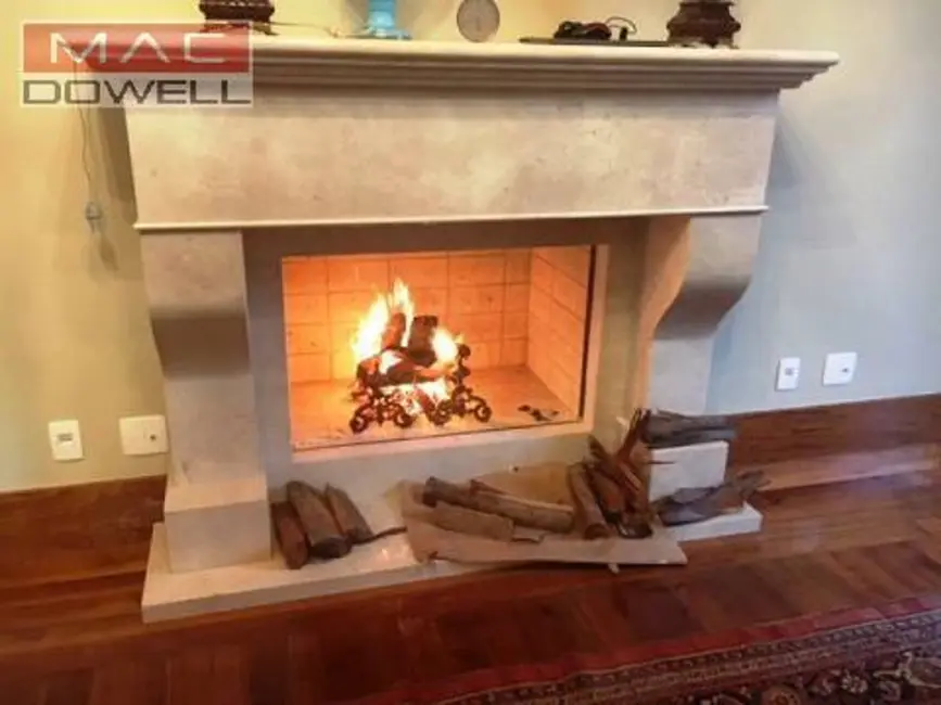 Casa com 5 quartos à venda, 280m2 em Petropolis - RJ - imagem 4 Foto 4 de Casa com 5 quartos à venda, 280m2 em Petropolis - RJ