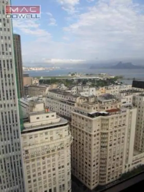 Sala Comercial para alugar, 150m2 em Centro, Rio De Janeiro - RJ - imagem 3 Foto 3 de Sala Comercial para alugar, 150m2 em Centro, Rio De Janeiro - RJ