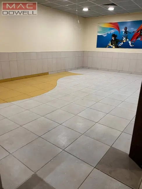 Loja para alugar, 500m2 em Bangu, Rio De Janeiro - RJ - imagem 6 Foto 6 de Loja para alugar, 500m2 em Bangu, Rio De Janeiro - RJ