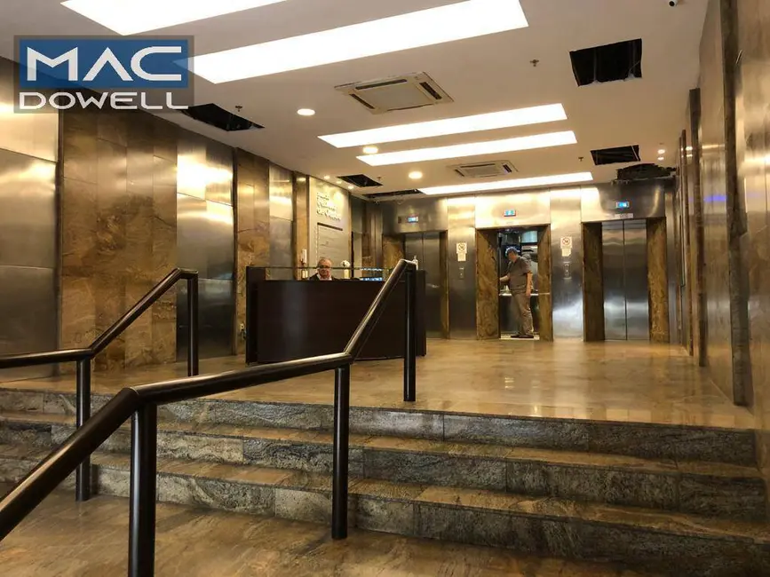 Sala Comercial para alugar, 305m2 em Centro, Rio De Janeiro - RJ - imagem 3 Foto 3 de Sala Comercial para alugar, 305m2 em Centro, Rio De Janeiro - RJ