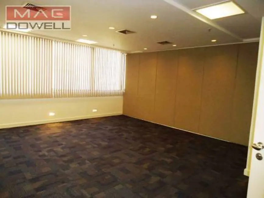 Sala Comercial para alugar, 574m2 em Rio De Janeiro - RJ - imagem 8 Foto 8 de Sala Comercial para alugar, 574m2 em Rio De Janeiro - RJ