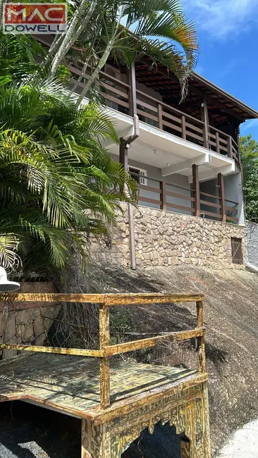 Foto 2 de Casa com 3 quartos à venda, 250m2 em Piratininga, Niteroi - RJ