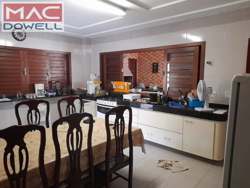 Foto 9 de Casa com 5 quartos à venda, 450m2 em Parnamirim - RN