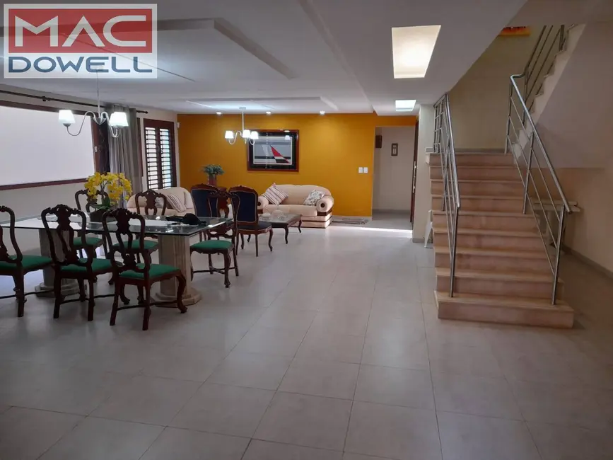 Foto 8 de Casa com 5 quartos à venda, 450m2 em Parnamirim - RN