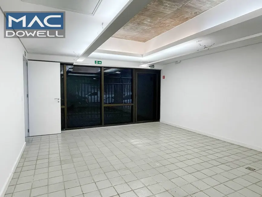 Sala Comercial para alugar, 354m2 em Botafogo, Rio De Janeiro - RJ - imagem 7 Foto 7 de Sala Comercial para alugar, 354m2 em Botafogo, Rio De Janeiro - RJ