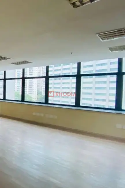 Sala Comercial para alugar, 245m2 em Vila Olímpia, São Paulo - SP - imagem 8 Foto 8 de Sala Comercial para alugar, 245m2 em Vila Olímpia, São Paulo - SP