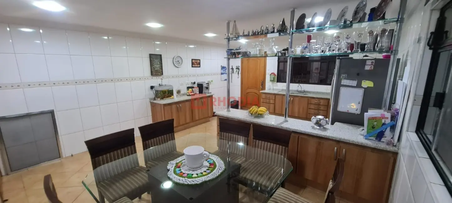 Casa com 3 quartos à venda, 202m2 em Vila Sorocabana, Guarulhos - SP - imagem 8 Foto 8 de Casa com 3 quartos à venda, 202m2 em Vila Sorocabana, Guarulhos - SP