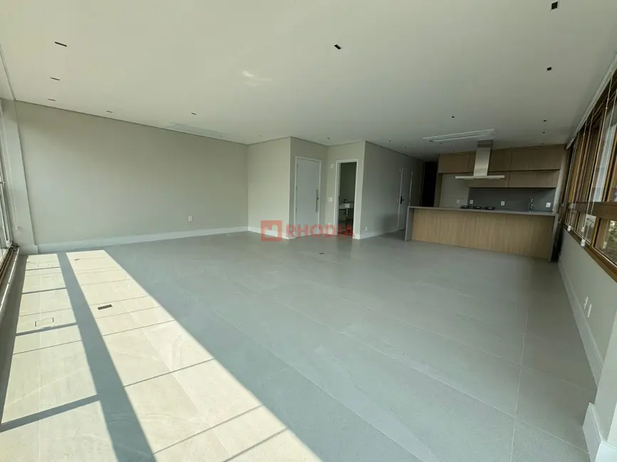 Foto 2 de Apartamento com 3 quartos para alugar, 147m2 em Itaim Bibi, São Paulo - SP