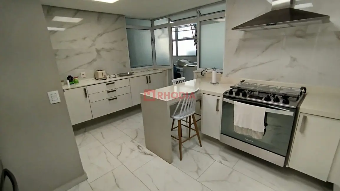 Foto 9 de Apartamento com 4 quartos para alugar, 272m2 em Jardim Europa, São Paulo - SP