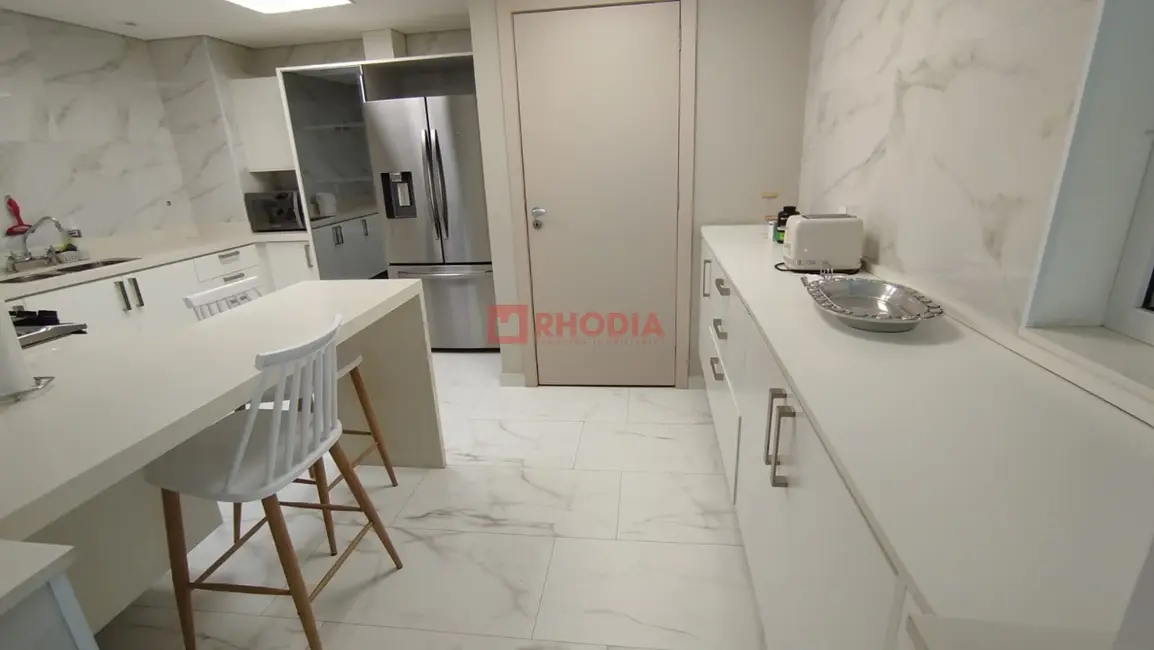 Foto 7 de Apartamento com 4 quartos para alugar, 272m2 em Jardim Europa, São Paulo - SP