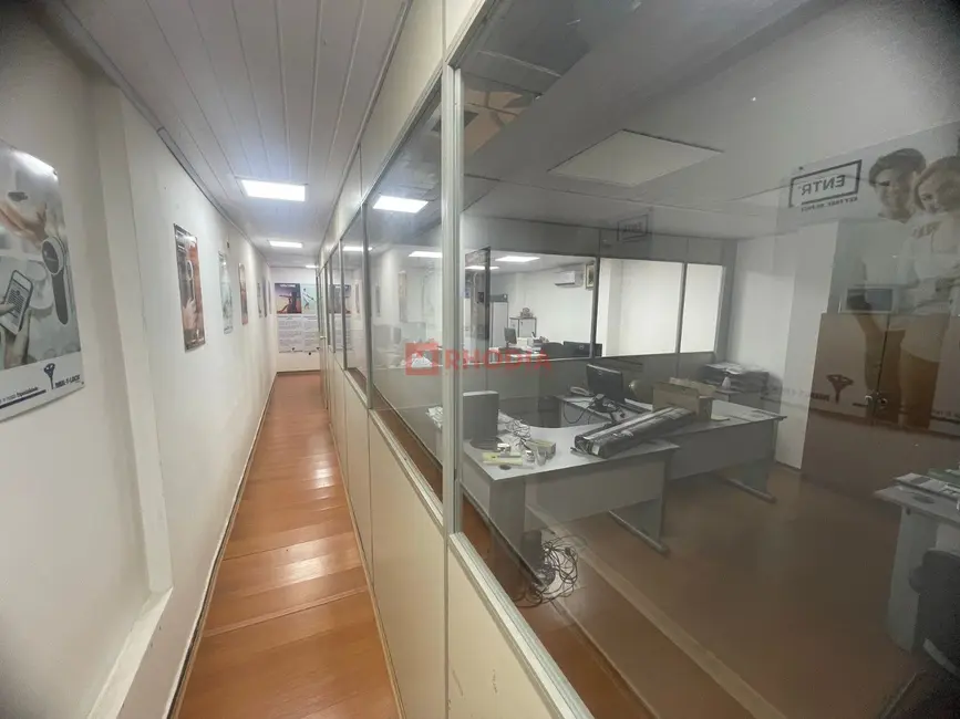 Armazém / Galpão para alugar, 1500m2 em Bom Retiro, São Paulo - SP - imagem 6 Foto 6 de Armazém / Galpão para alugar, 1500m2 em Bom Retiro, São Paulo - SP