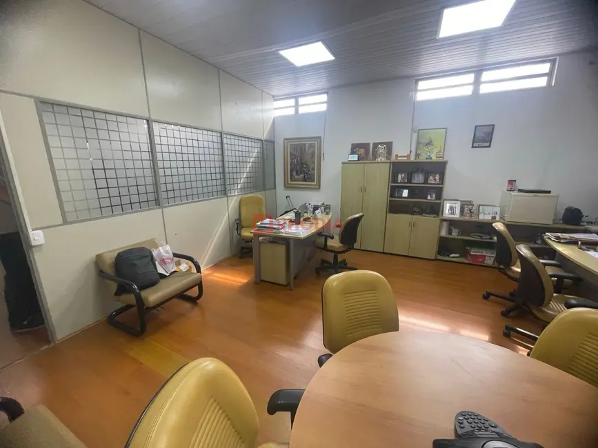 Armazém / Galpão para alugar, 1500m2 em Bom Retiro, São Paulo - SP - imagem 5 Foto 5 de Armazém / Galpão para alugar, 1500m2 em Bom Retiro, São Paulo - SP