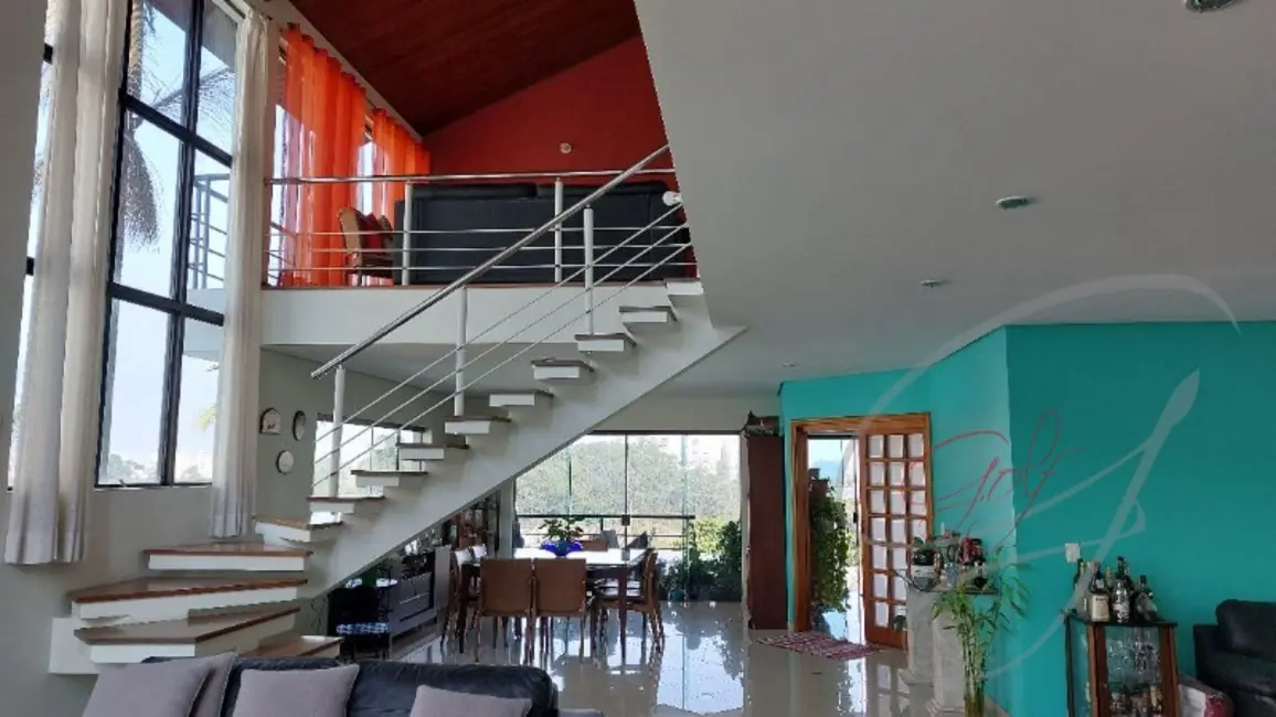 Foto 2 de Casa com 4 quartos para alugar, 450m2 em Parque dos Príncipes, São Paulo - SP