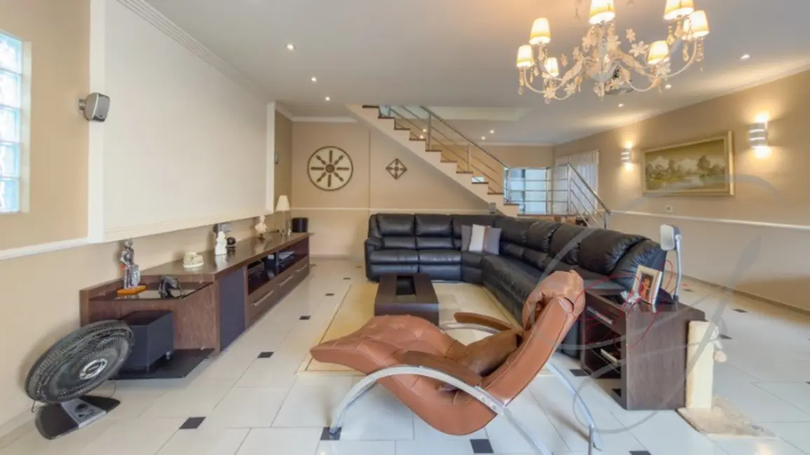 Casa com 3 quartos à venda, 254m2 em Adalgisa, Osasco - SP - imagem 2 Foto 2 de Casa com 3 quartos à venda, 254m2 em Adalgisa, Osasco - SP
