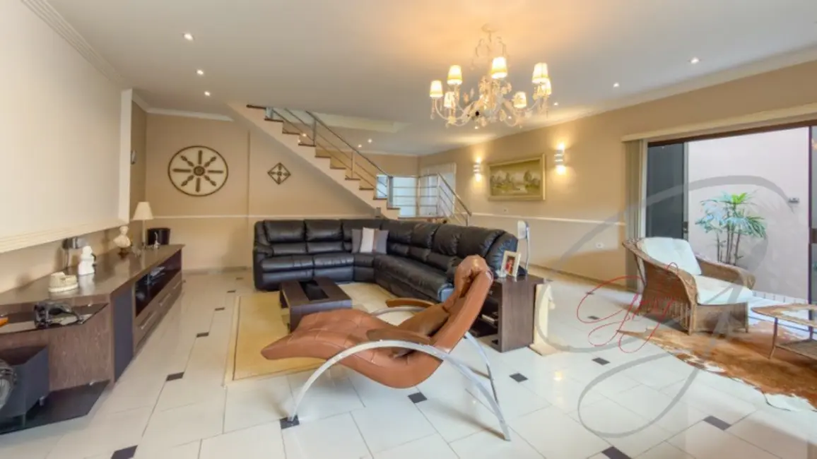 Casa com 3 quartos à venda, 254m2 em Adalgisa, Osasco - SP - imagem 1 Foto 1 de Casa com 3 quartos à venda, 254m2 em Adalgisa, Osasco - SP