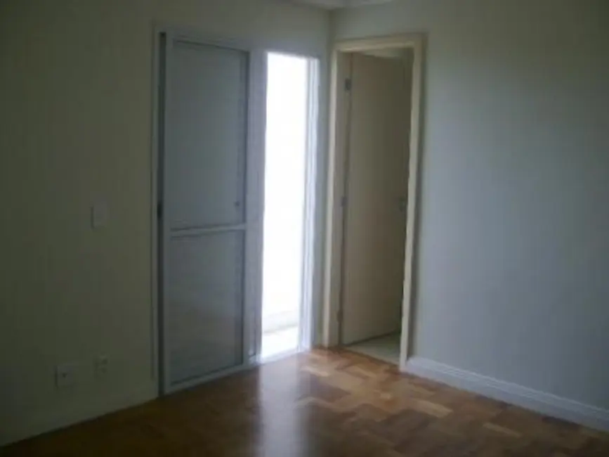 Armazém / Galpão à venda, 5500m2 em Esplanada, Embu Das Artes - SP - imagem 6 Foto 6 de Armazém / Galpão à venda, 5500m2 em Esplanada, Embu Das Artes - SP