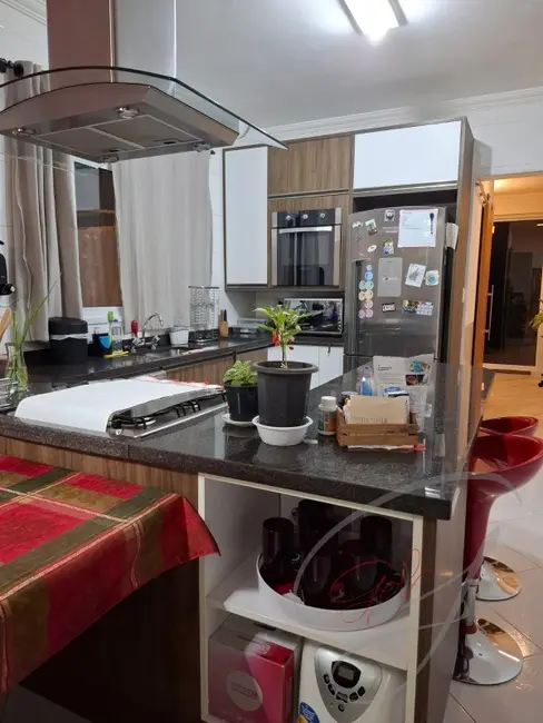 Casa com 4 quartos para alugar, 362m2 em Vila Yara, Osasco - SP - imagem 8 Foto 8 de Casa com 4 quartos para alugar, 362m2 em Vila Yara, Osasco - SP