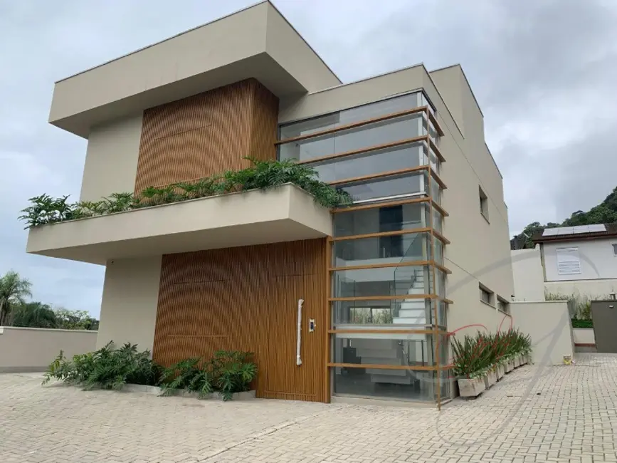 Foto 1 de Casa de Condomínio com 5 quartos à venda, 253m2 em Sao Sebastiao - SP