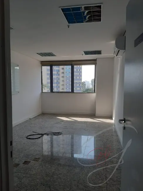 Foto 1 de Sala Comercial à venda e para alugar, 122m2 em Santo Amaro, São Paulo - SP