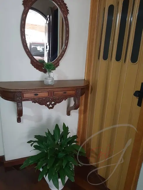 Casa com 3 quartos à venda, 165m2 em Bonfim, Osasco - SP - imagem 3 Foto 3 de Casa com 3 quartos à venda, 165m2 em Bonfim, Osasco - SP