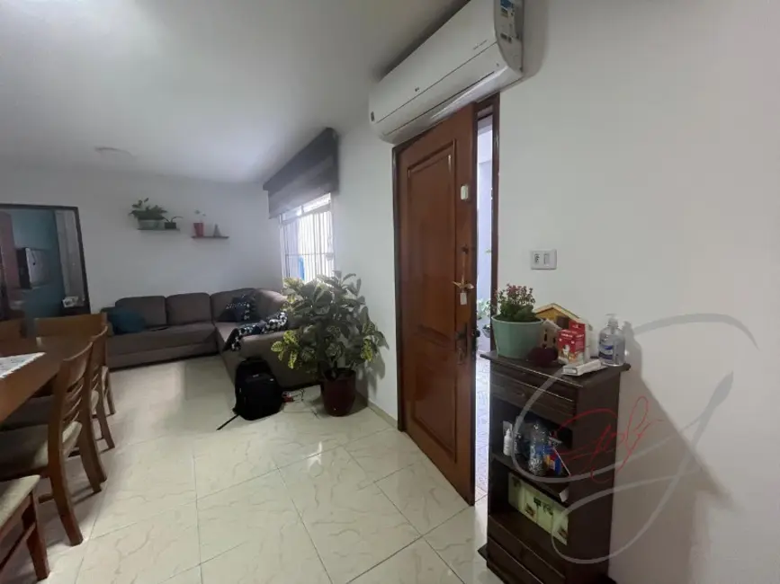 Casa com 3 quartos à venda, 200m2 em Cipava, Osasco - SP - imagem 8 Foto 8 de Casa com 3 quartos à venda, 200m2 em Cipava, Osasco - SP