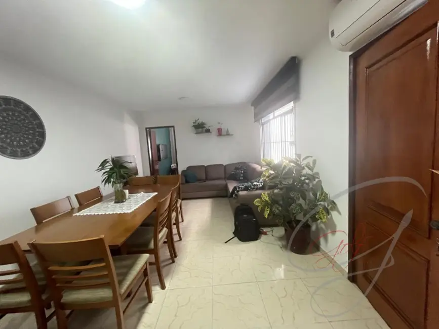Casa com 3 quartos à venda, 200m2 em Cipava, Osasco - SP - imagem 7 Foto 7 de Casa com 3 quartos à venda, 200m2 em Cipava, Osasco - SP