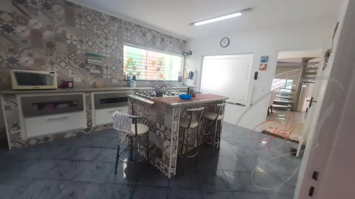 Casa com 3 quartos à venda e para alugar, 300m2 em Adalgisa, Osasco - SP - imagem 5 Foto 5 de Casa com 3 quartos à venda e para alugar, 300m2 em Adalgisa, Osasco - SP