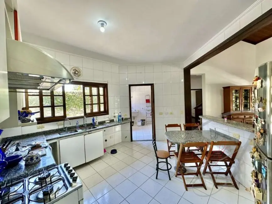 Casa de Condomínio com 3 quartos à venda, 255m2 em Granja Viana, Carapicuiba - SP - imagem 7 Foto 7 de Casa de Condomínio com 3 quartos à venda, 255m2 em Granja Viana, Carapicuiba - SP