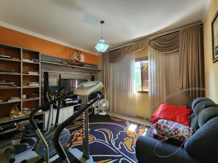 Foto 8 de Casa com 3 quartos à venda, 337m2 em Gramado, Cotia - SP