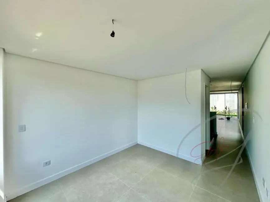 Casa de Condomínio com 3 quartos à venda, 137m2 em Granja Viana, Cotia - SP - imagem 4 Foto 4 de Casa de Condomínio com 3 quartos à venda, 137m2 em Granja Viana, Cotia - SP