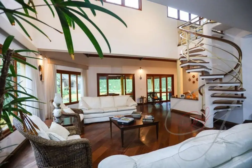 Casa de Condomínio com 4 quartos à venda, 482m2 em Granja Viana, Cotia - SP - imagem 5 Foto 5 de Casa de Condomínio com 4 quartos à venda, 482m2 em Granja Viana, Cotia - SP